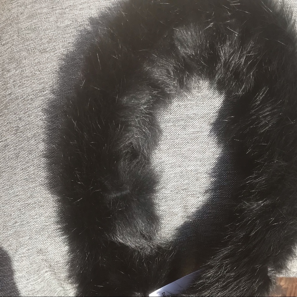Rabbit Scarf - Picture 2 of 3
